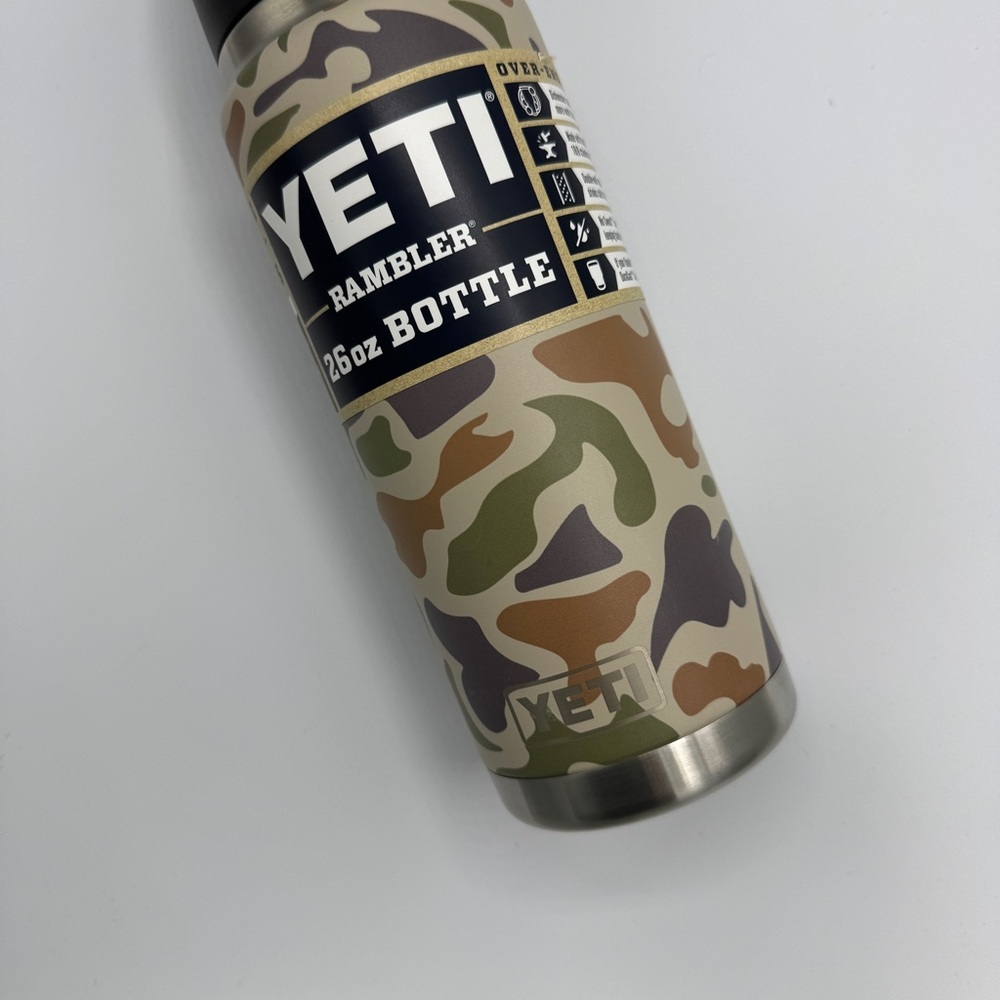 YETI Rambler 26oz Bottle Tan Camo - Picture 3 of 8